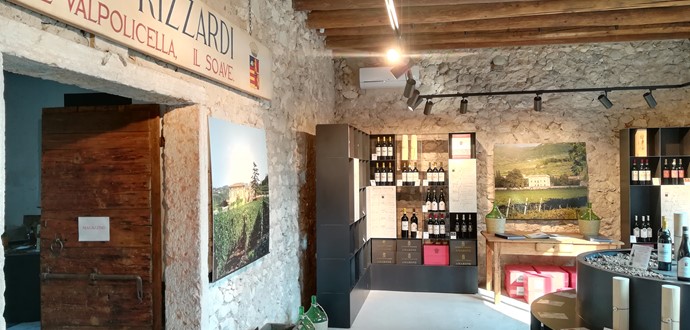 Wine cellars and gourmet products 